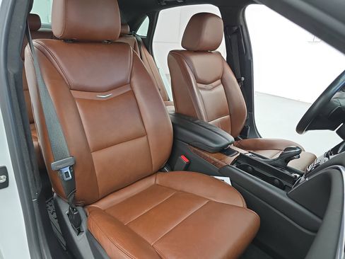 Used 2016 Cadillac XTS Luxury w/ Driver Awareness Package image 10