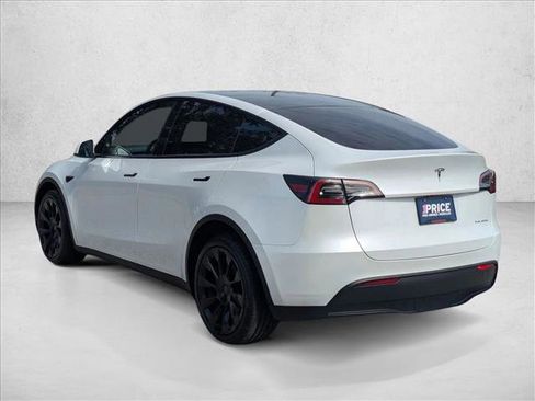 Used 2023 Tesla Model Y Long Range image 8