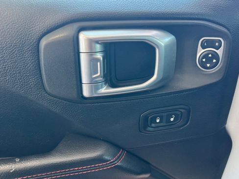 Used 2018 Jeep Wrangler Unlimited Rubicon AWD/4WD image 8
