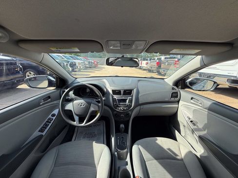 Used 2017 Hyundai Accent SE FWD image 18