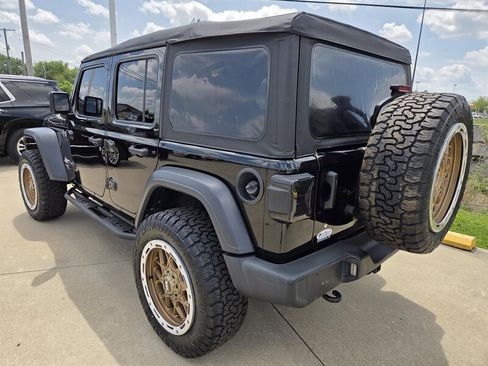 Used 2018 Jeep Wrangler Unlimited Sport AWD/4WD image 5