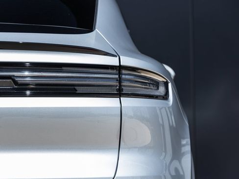 Certified 2026 Porsche Cayenne E-Hybrid Coupe AWD/4WD image 14