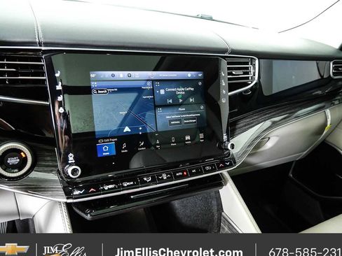Used 2022 Jeep Wagoneer Series II w/ Premium Group I AWD/4WD image 13