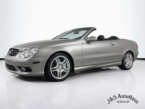 Used 2005 Mercedes-Benz CLK 55 AMG Cabriolet image 3