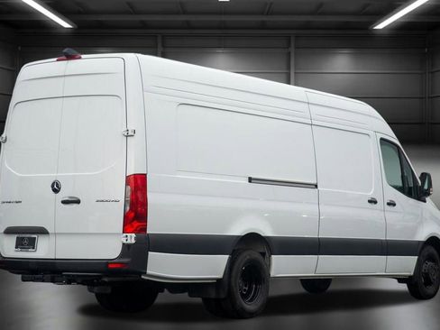 Used 2024 Mercedes-Benz Sprinter 3500 image 16