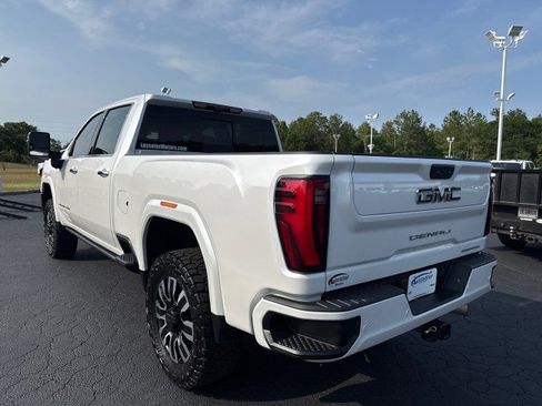 Used 2024 GMC Sierra 2500 Denali Ultimate AWD/4WD image 8