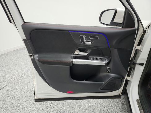 Used 2022 Mercedes-Benz GLB 250 image 20