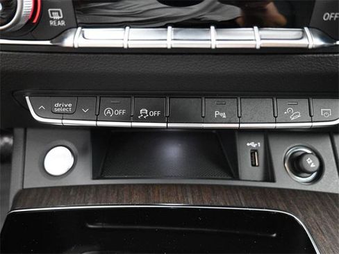 Used 2025 Audi Q5 2.0T Premium image 22