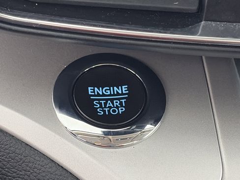 Used 2023 Ford Explorer XLT w/ Equipment Group 202A image 29