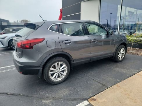 Used 2018 Nissan Rogue Sport S w/ S Appearance Package AWD/4WD image 4