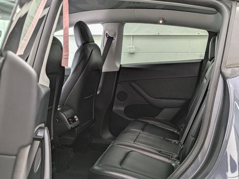 Used 2022 Tesla Model Y Performance image 24