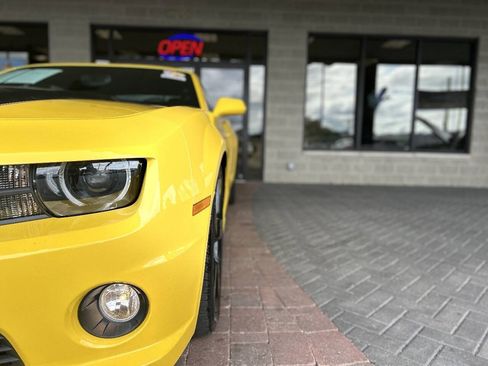 Used 2010 Chevrolet Camaro SS w/ RS Package RWD image 27
