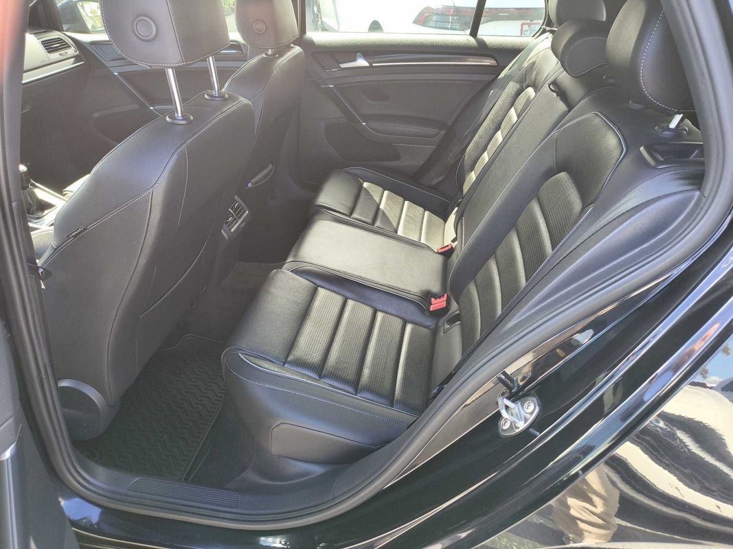 Used 2019 Volkswagen Golf R 4-Door AWD/4WD image 8