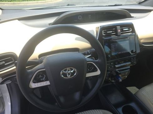 Used 2016 Toyota Prius Two FWD image 15