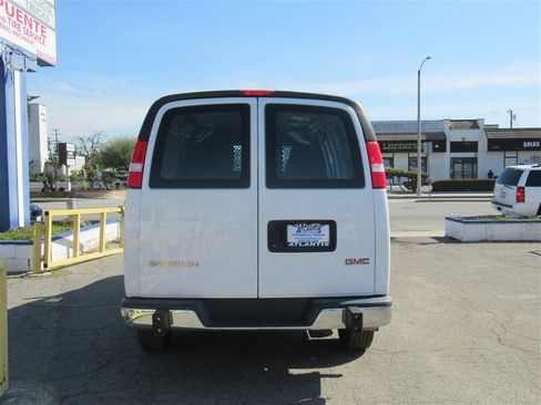 Used 2022 GMC Savana 2500 w/ Driver Convenience Package image 3