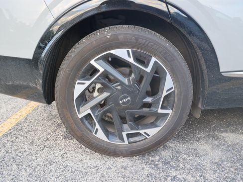 Used 2025 Kia Sportage SX FWD image 13
