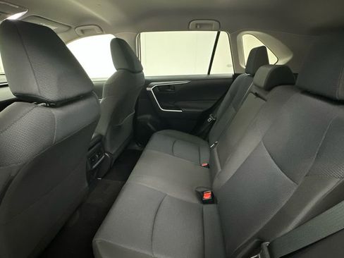 Certified 2022 Toyota RAV4 LE AWD/4WD image 9