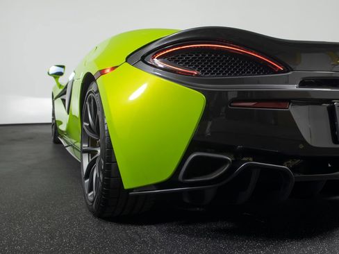 Used 2018 McLaren 570S Spider RWD image 21