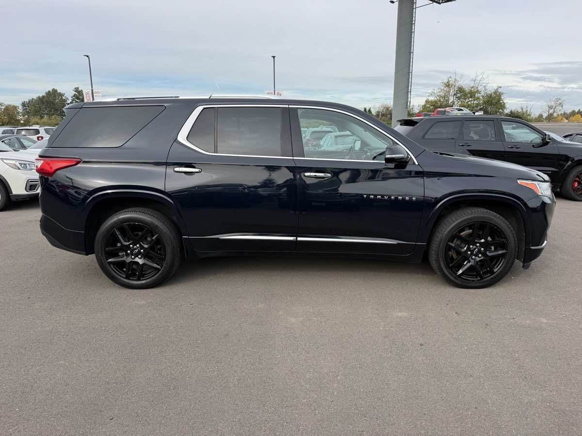 Used 2020 Chevrolet Traverse Premier w/ LPO, Midnight Edition AWD/4WD image 9