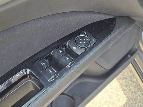 Used 2016 Ford Fusion SE image 16