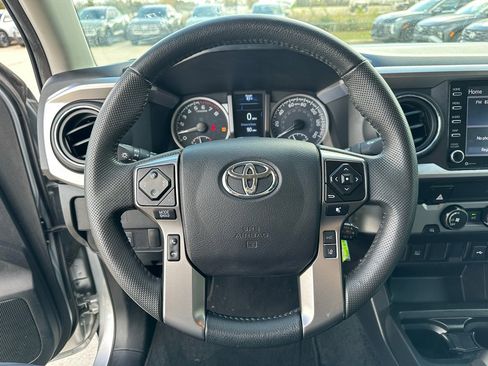 Used 2022 Toyota Tacoma SR5 w/ SR5 Appearance Package (SM) image 14