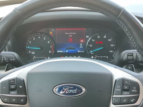 Used 2020 Ford Explorer XLT w/ Equipment Group 202A RWD image 12