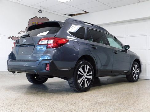 Used 2018 Subaru Outback 2.5i Limited image 4