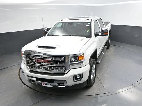 Used 2019 GMC Sierra 3500 Denali w/ Duramax Plus Package AWD/4WD image 26