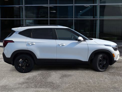 New 2026 Kia Seltos EX w/ EX Sunroof Package image 3