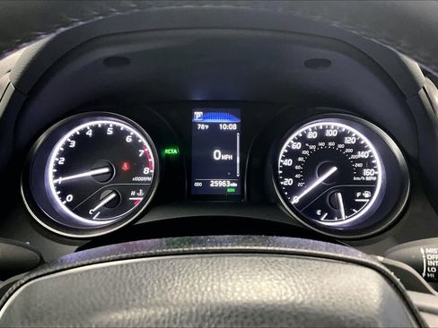 Used 2024 Toyota Camry SE image 25