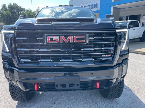 Used 2024 GMC Sierra 2500 AT4 w/ AT4 Premium Plus Package AWD/4WD image 2