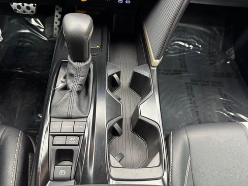 Used 2025 Toyota Camry SE image 19