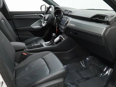 Used 2025 Audi Q3 2.0T Premium image 45