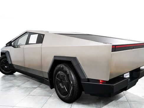 Used 2024 Tesla Cybertruck AWD Crew Cab image 5
