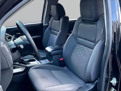 Certified 2025 Nissan Frontier SV RWD image 8