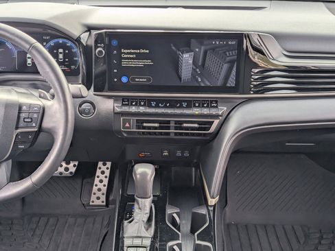 Used 2025 Toyota Camry XSE image 17