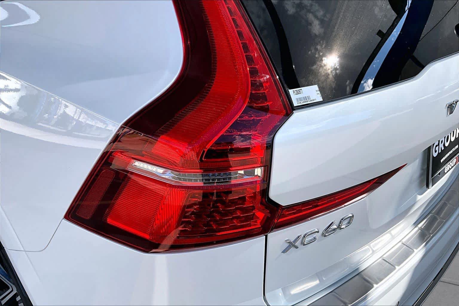 Used 2023 Volvo XC60 B5 Ultimate w/ Climate Package AWD/4WD image 29
