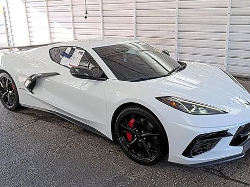 Used 2020 Chevrolet Corvette Stingray Preferred Cpe w/ 2LT Preferred Equipment Group RWD image 4