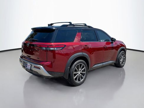 Used 2022 Nissan Pathfinder SL w/ SL Black Package FWD image 7