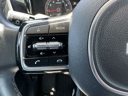 Certified 2023 Kia Sorento EX w/ Panoramic Sunroof Package FWD image 23
