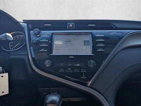 Used 2020 Toyota Camry SE image 13