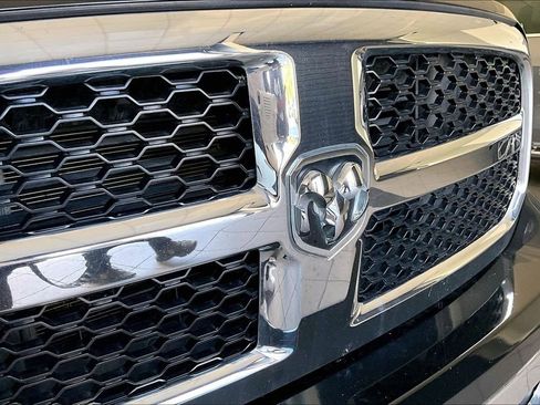 Used 2021 RAM 1500 Classic SLT RWD image 31