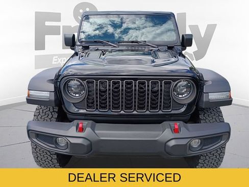 Used 2024 Jeep Wrangler Unlimited Rubicon AWD/4WD image 2