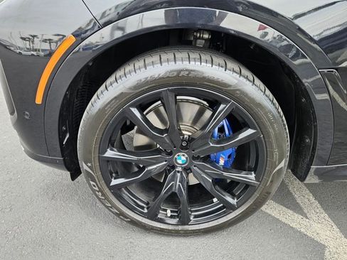 Certified 2025 BMW X7 M60i image 24