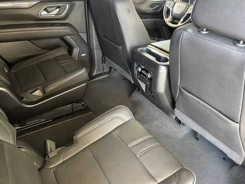 Used 2022 Chevrolet Tahoe RST w/ Luxury Package AWD/4WD image 30
