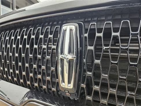 Used 2024 Lincoln Aviator Reserve w/ Equipment Group 201A image 11