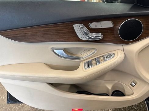 Used 2021 Mercedes-Benz C 300 4MATIC Sedan image 10