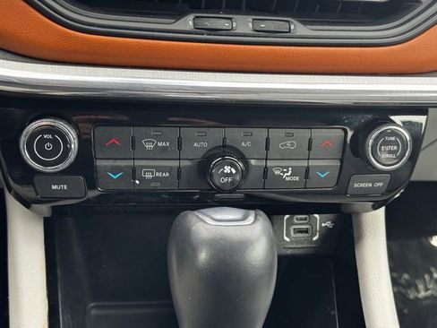 Used 2022 Jeep Compass Limited image 34