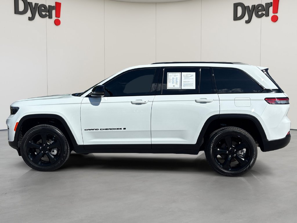 Used 2025 Jeep Grand Cherokee Limited w/ Black Appearance Package RWD image 2