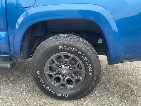 Used 2018 Toyota Tacoma SR5 AWD/4WD image 37